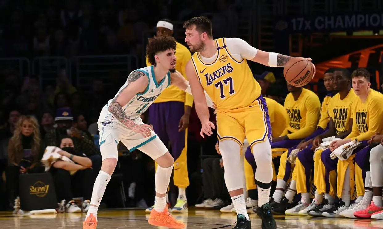 德罗巴巅峰对决，东契奇与60激战SKT分钟，精彩发挥胜负难料！的简单介绍